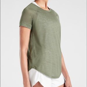 NWT ATHLETA Vapor Tee Light Olive Green szMD